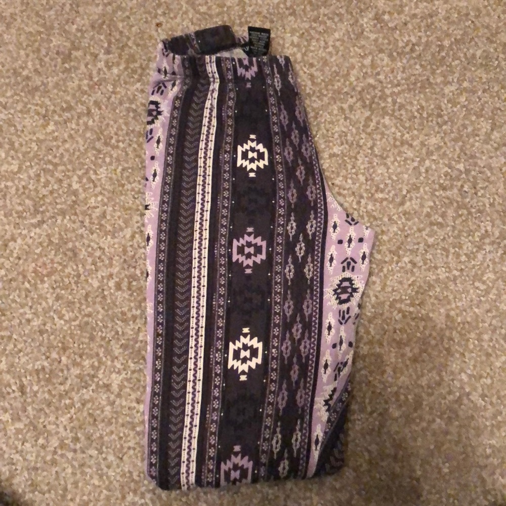 Purple printed leggings